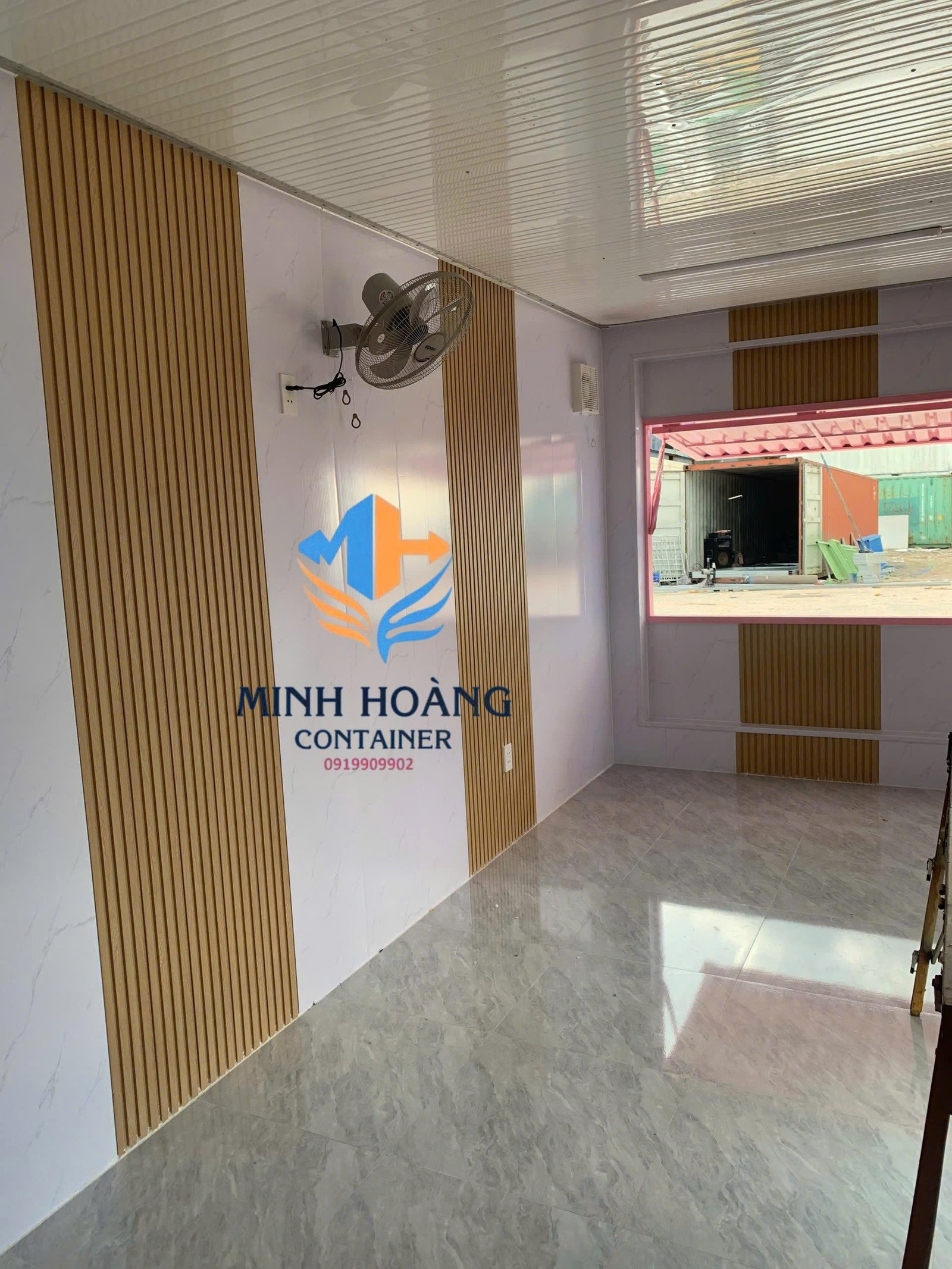 Container Nhà Ở Kèm Quầy Cafe 40 Feet Hồng Viền Trắng Có Toilet